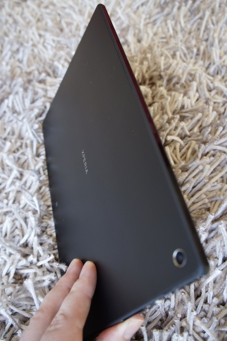 Borte er den kileformede designen fra tidligere Sony-nettbrett som Tablet S og Xperia Tablet S.