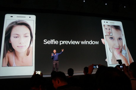 Med "Selfie preview windows" og Ascend G6 laver du bedre selvportrætter, lover Huawei.