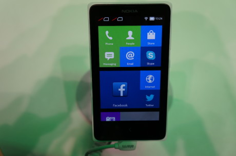 Android er ikke til at kende igen i Nokias version. Det minder i stedet ret meget om Windows Phone 8...