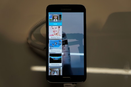 Samsung Galaxy S5 kommer med 16 MP kamera og en række nye kamera-funktioner.