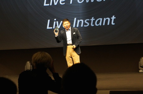 Richard Yu fra Huawei præsenterer Ascend Mate 7.