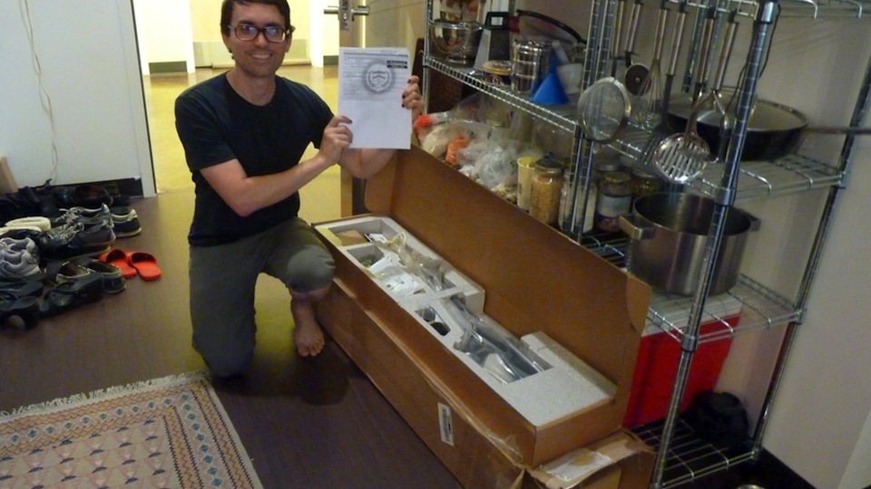 Bestilte tv, fik maskingevær