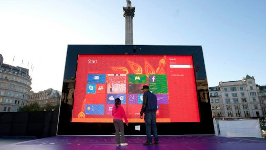 Microsoft udstiller gigantisk Surface i London