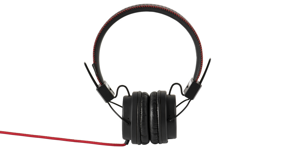 Økonomisk hovedtelefon til at have med på turen