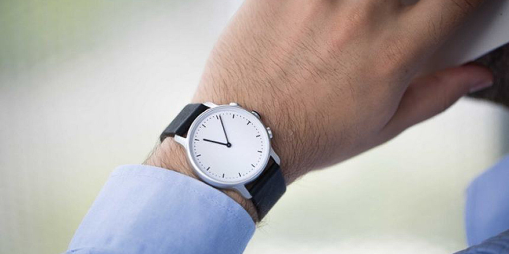 Minimalisisk smart-ur fra Nevo uden skærm