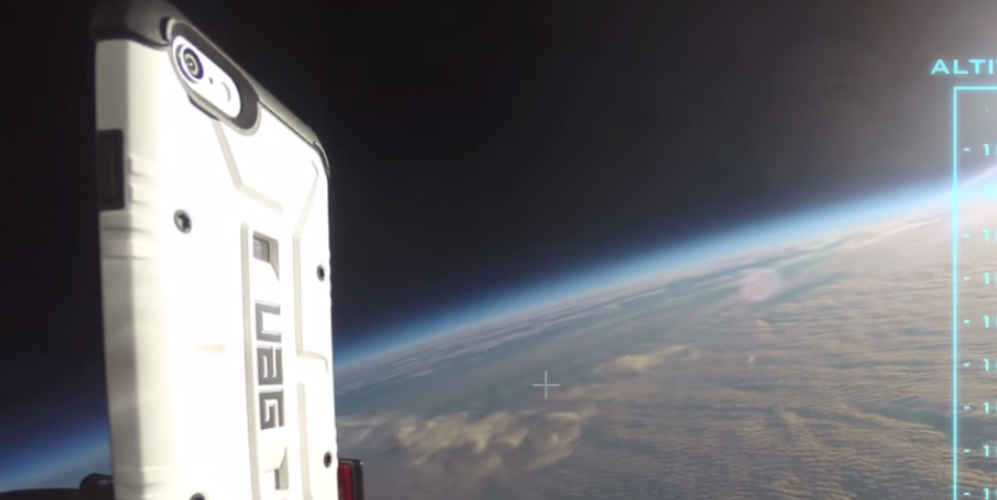 Se iPhone falde til jorden fra 30 km højde