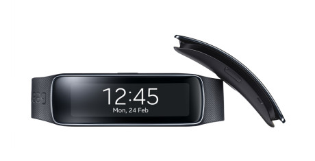 Samsung-Gear-Fit_black_7