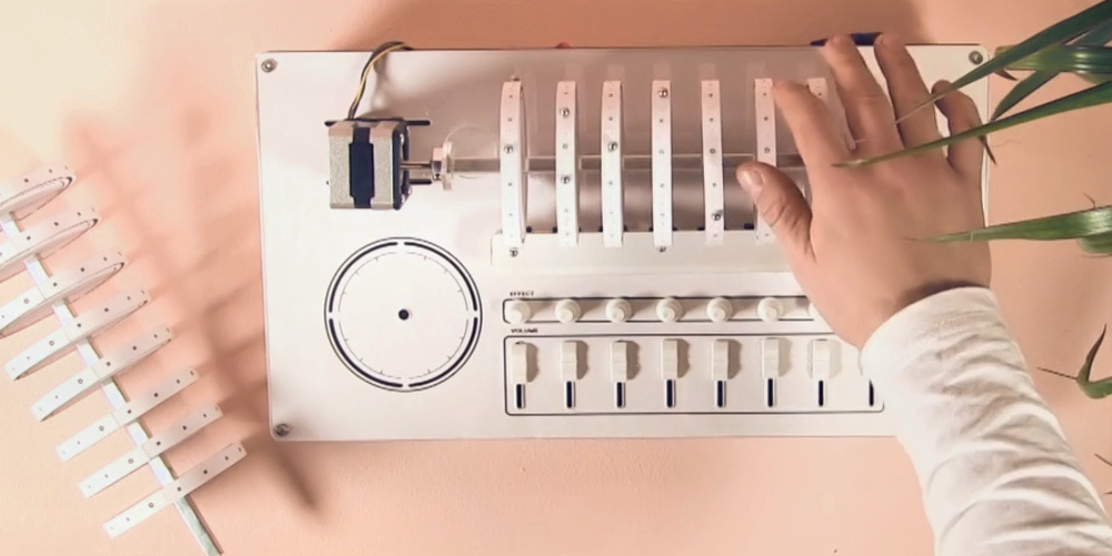 Analog rytmeboks med digitale lyde