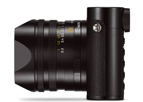 Leica-Q_left_lenshood-709x505