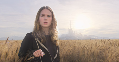 Disney's TOMORROWLAND..Casey (Britt Robertson) ..Ph: Film Frame..©Disney 2015 Disney's TOMORROWLAND..Casey (Britt Robertson) ..Ph: Film Frame..©Disney 2015