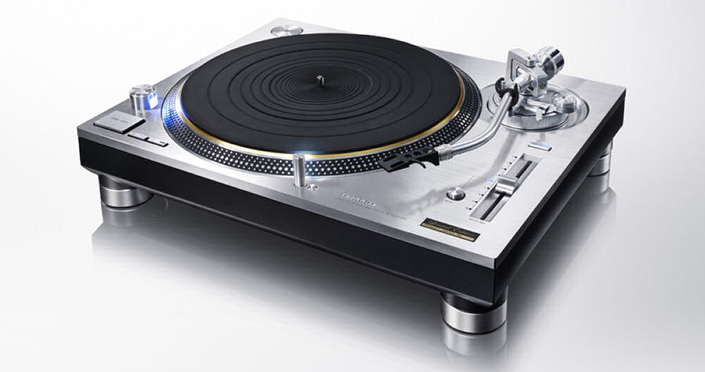 Technics relancerer sine pladespillere