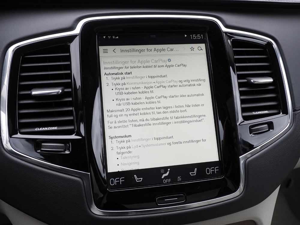 Hvis der er noget, du ikke kan finde ud af, er brugsvejledningen integreret i Volvo’ens infotainment-system.