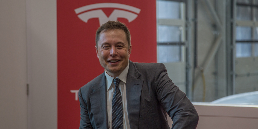 Elon Musk vil give AI fri