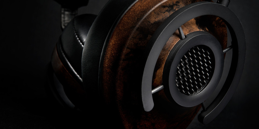 Hovedtelefoner til det hvide ud af øjenene