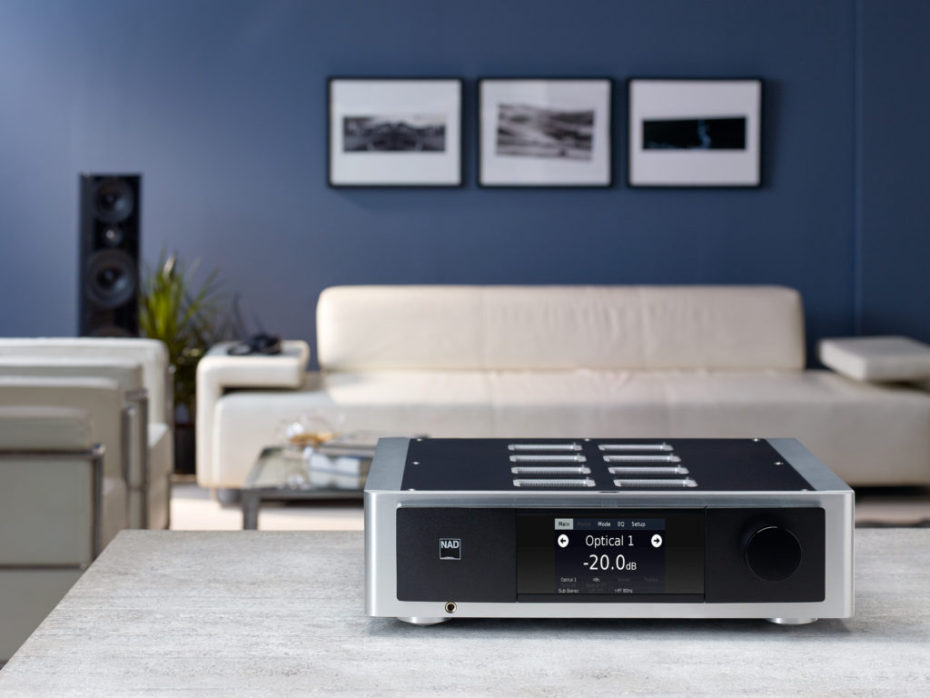 M32 in Blue Living Room No Talent 17097