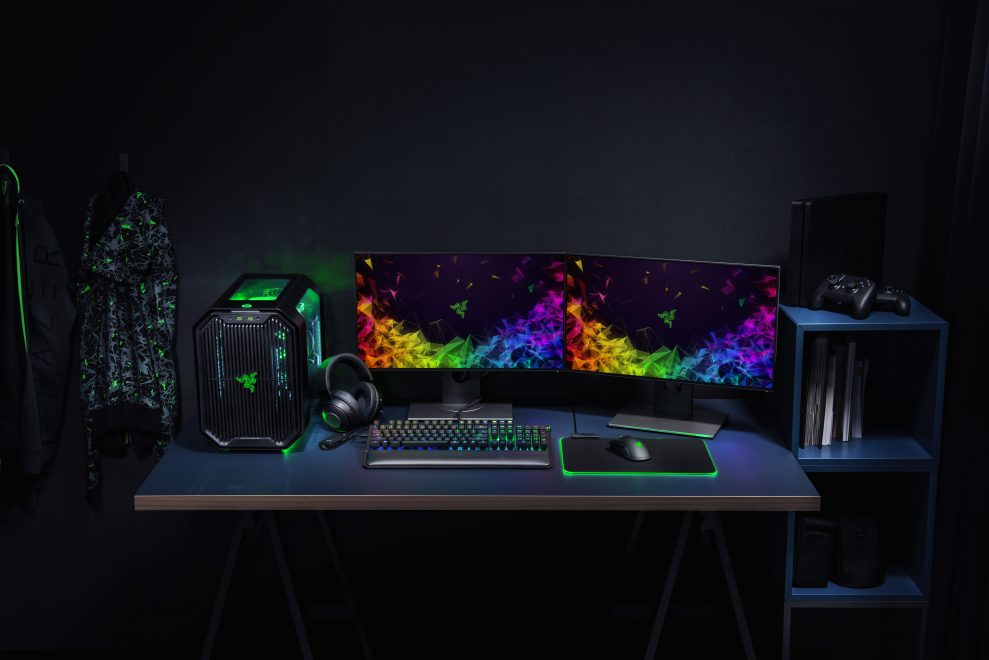 Blackwidow Elite 2018 Setup Shoot Chroma Media Control Kraken TE Spatial Sound Gholiathus Chroma Mamba Wireless Raiju TE Razer Jacket 2 50839