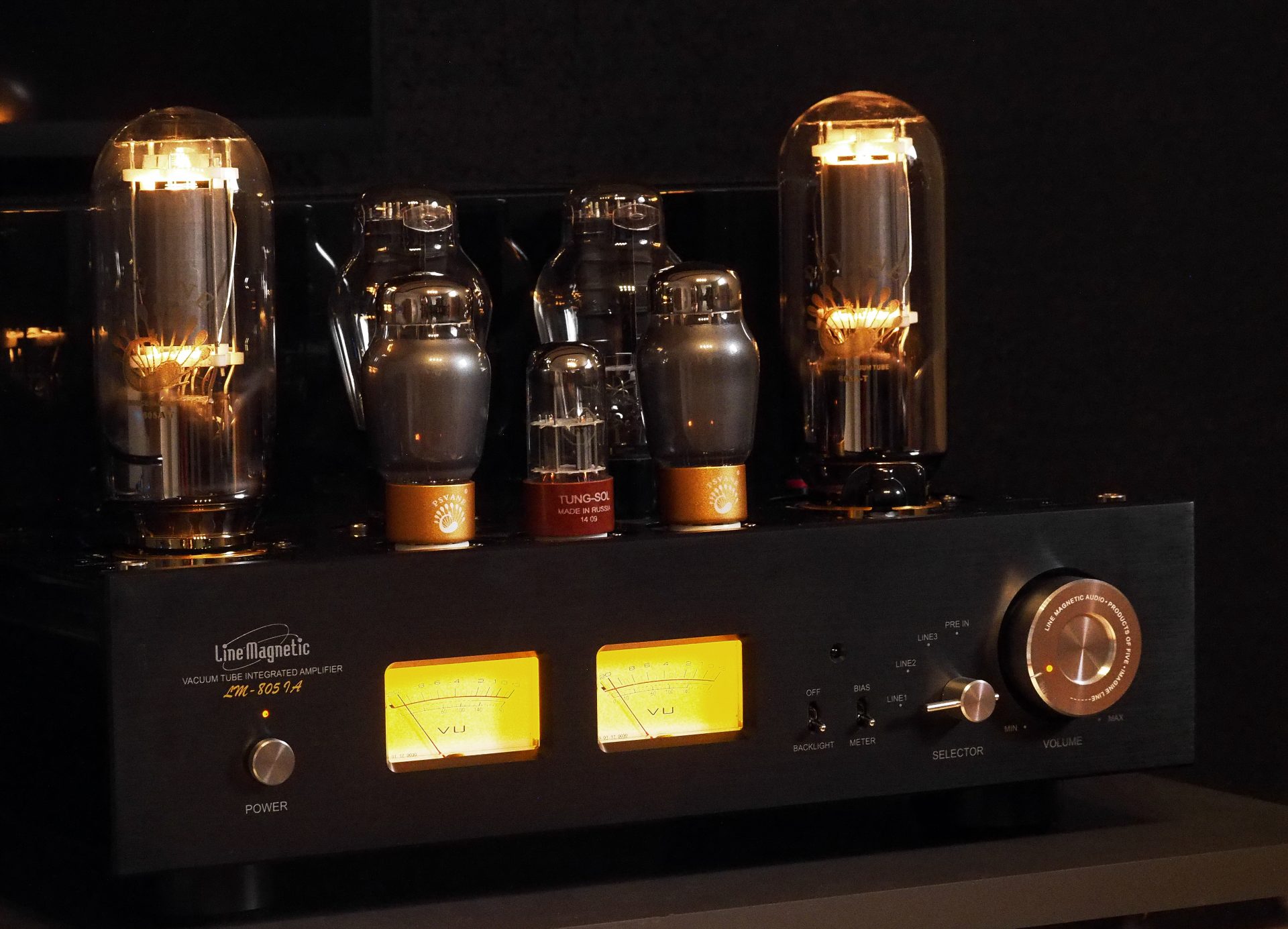 LM805IA front 51642