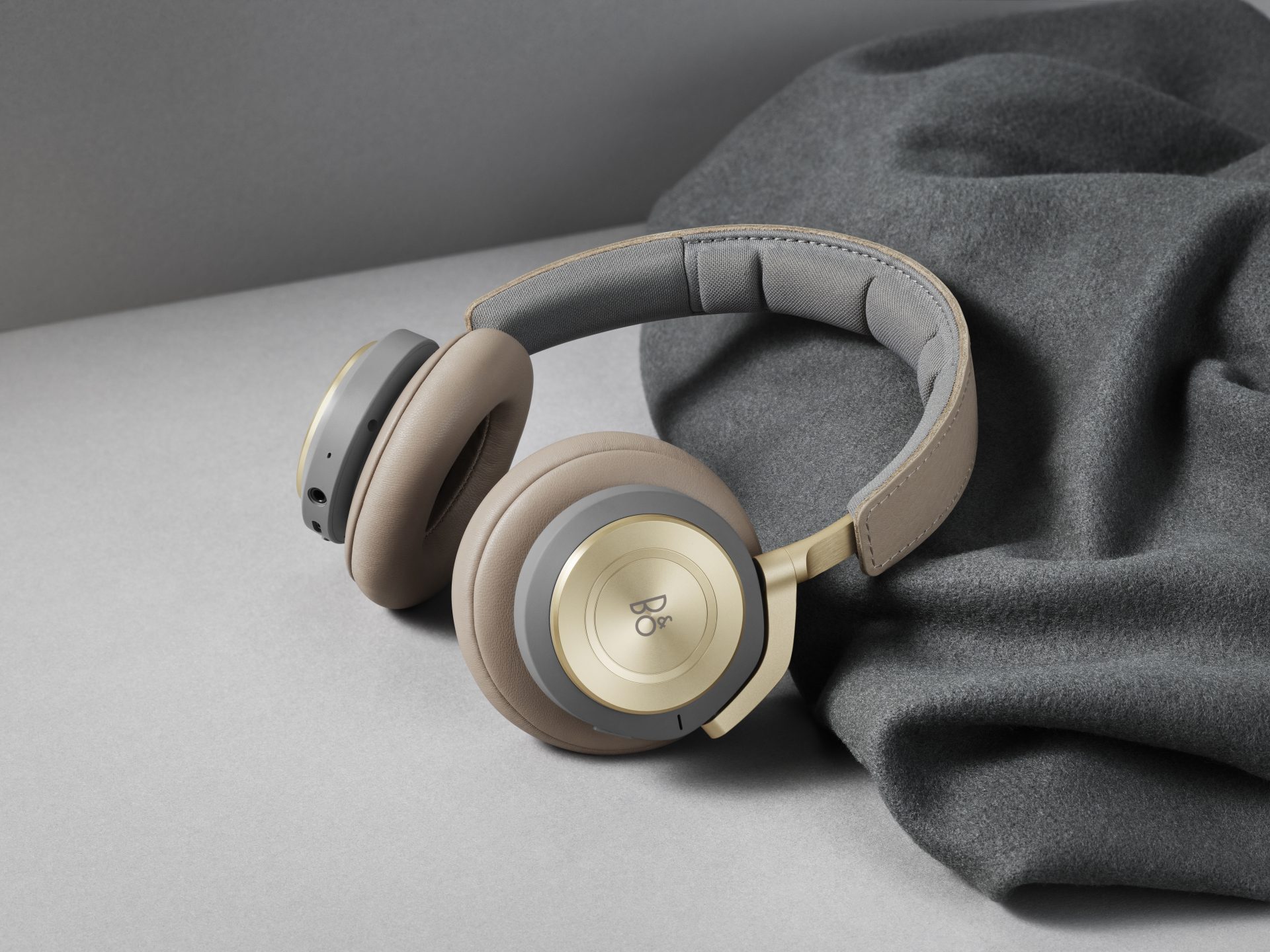 Bang & Olufsen Beoplay H9 3. generation