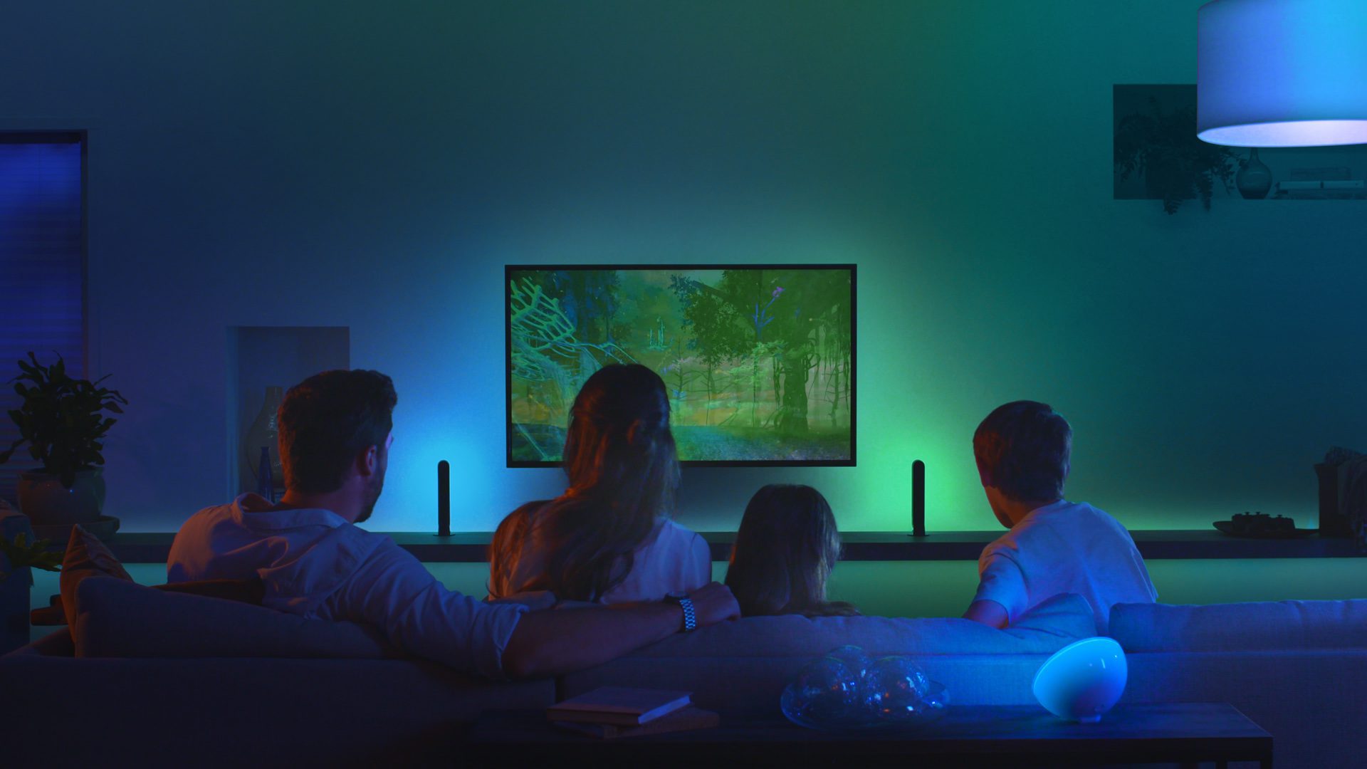 Ny boks fra Philips Hue giver dig “Ambilight” på alle TV’er