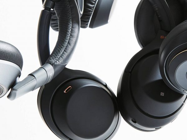 12 trådløse hovedtelefoner med elektronisk støjreduktion