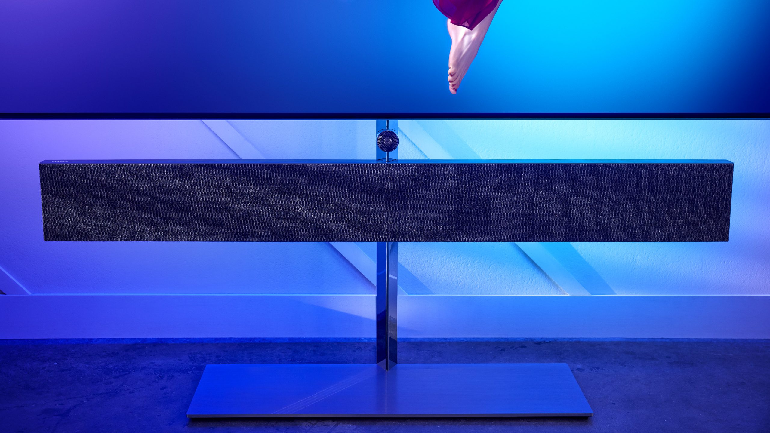 Philips 65OLED984 soundbar front