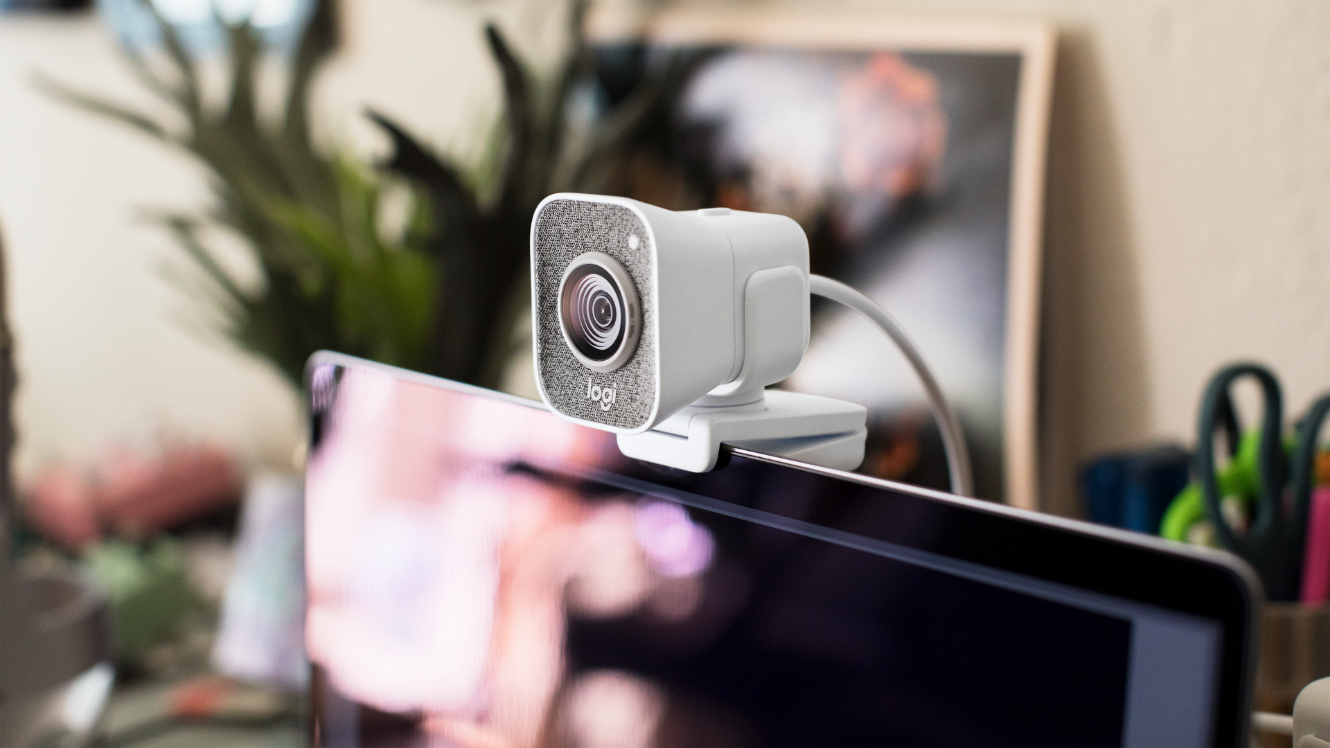 Logitech Streamcam Lifestyle