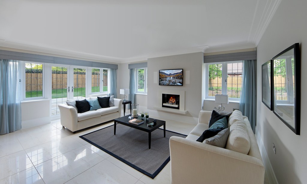 Byg højttalerne ind i væggen