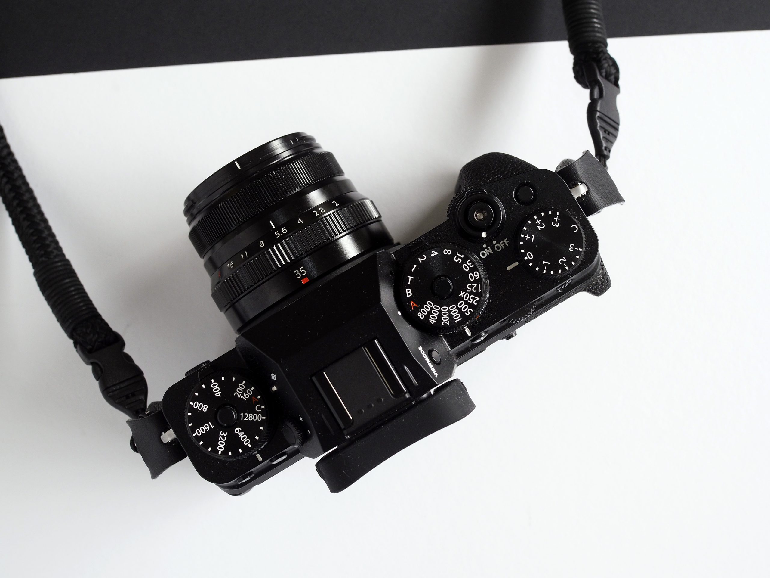 Fujifilm X-T4 1 Fuji XT4 topp scaled 1