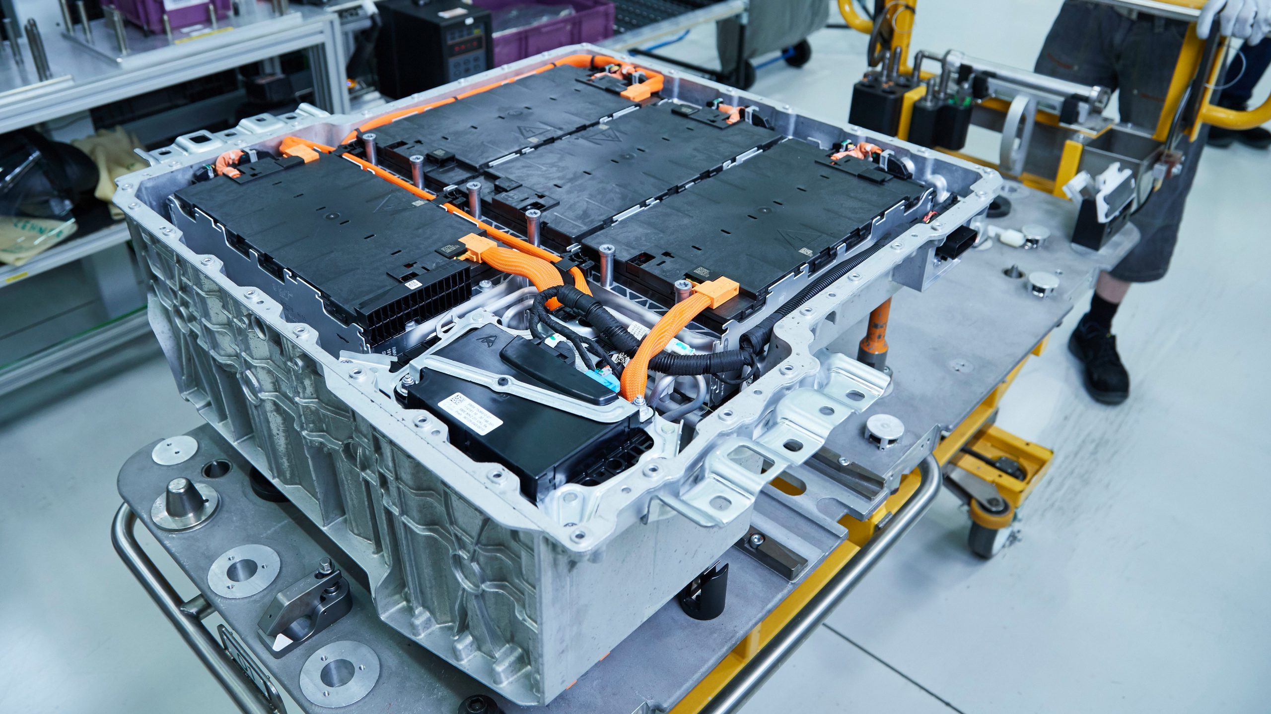 Hybrid battery. Высоковольтная батарея BMW i3. BMW Hybrid Battery. Батареи ВВБ BMW i3. Батарея BMW гибрид.