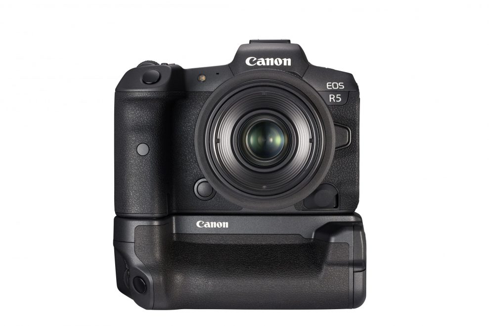 EOS R5 35mm WFT R10 front1 scaled 6