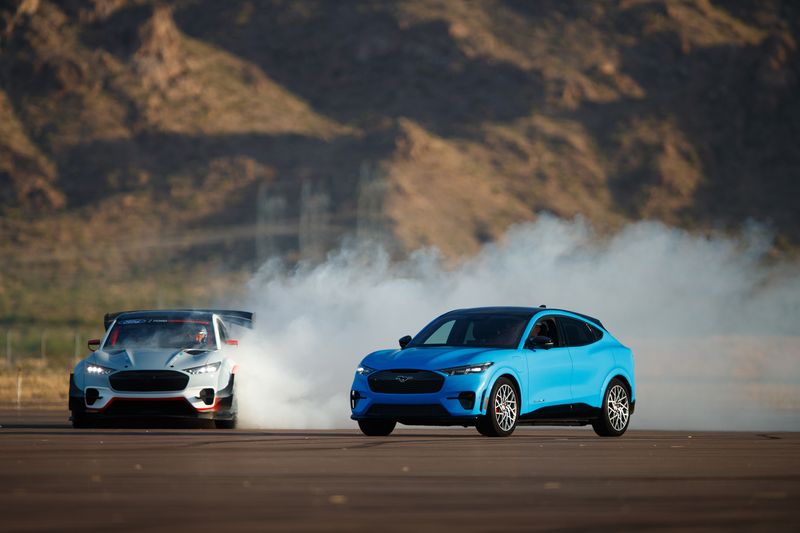 Ford fremviser vild og vanvittig Mustang Mach-E med 1400 elektriske hestekræfter 3 Mach E 1400 14 4