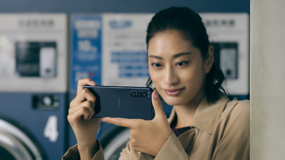 Sony Xperia 5 II er en kompakt versjon av flaggskipsmodellen 2 Sony Xperia 5 II er en kompakt versjon av flaggskipsmodellen 2
