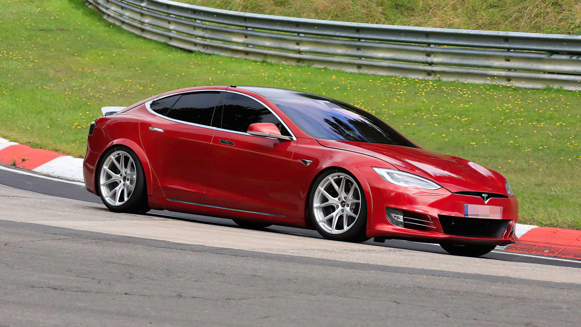 Tesla Model S Plaid: 0-100 km/t på 2,1 sekund