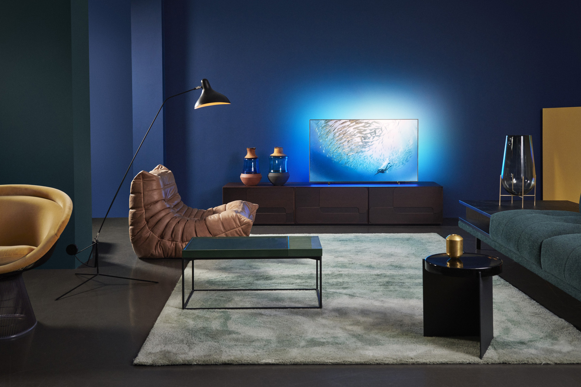 Philips OLED805 ambilight lifestyle