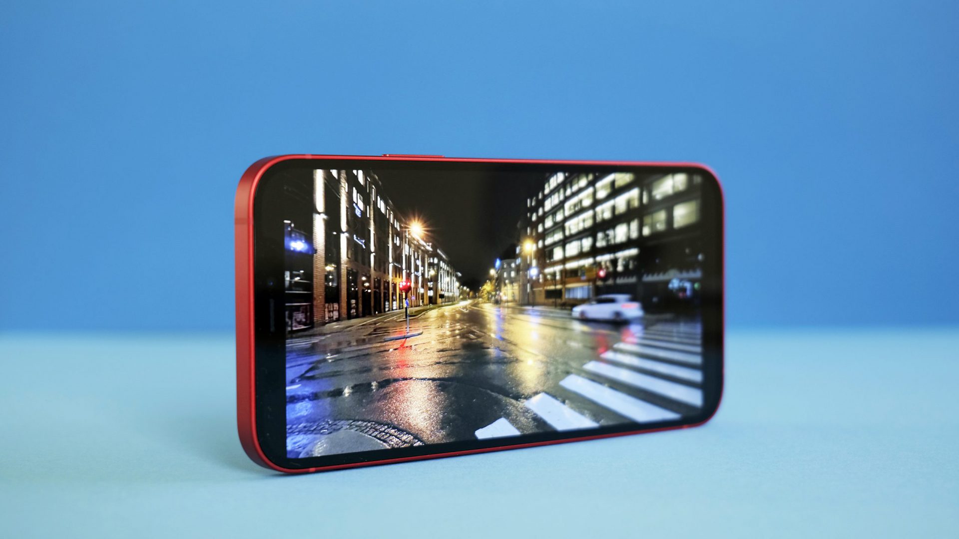 iPhone 12 vertikal scaled 1