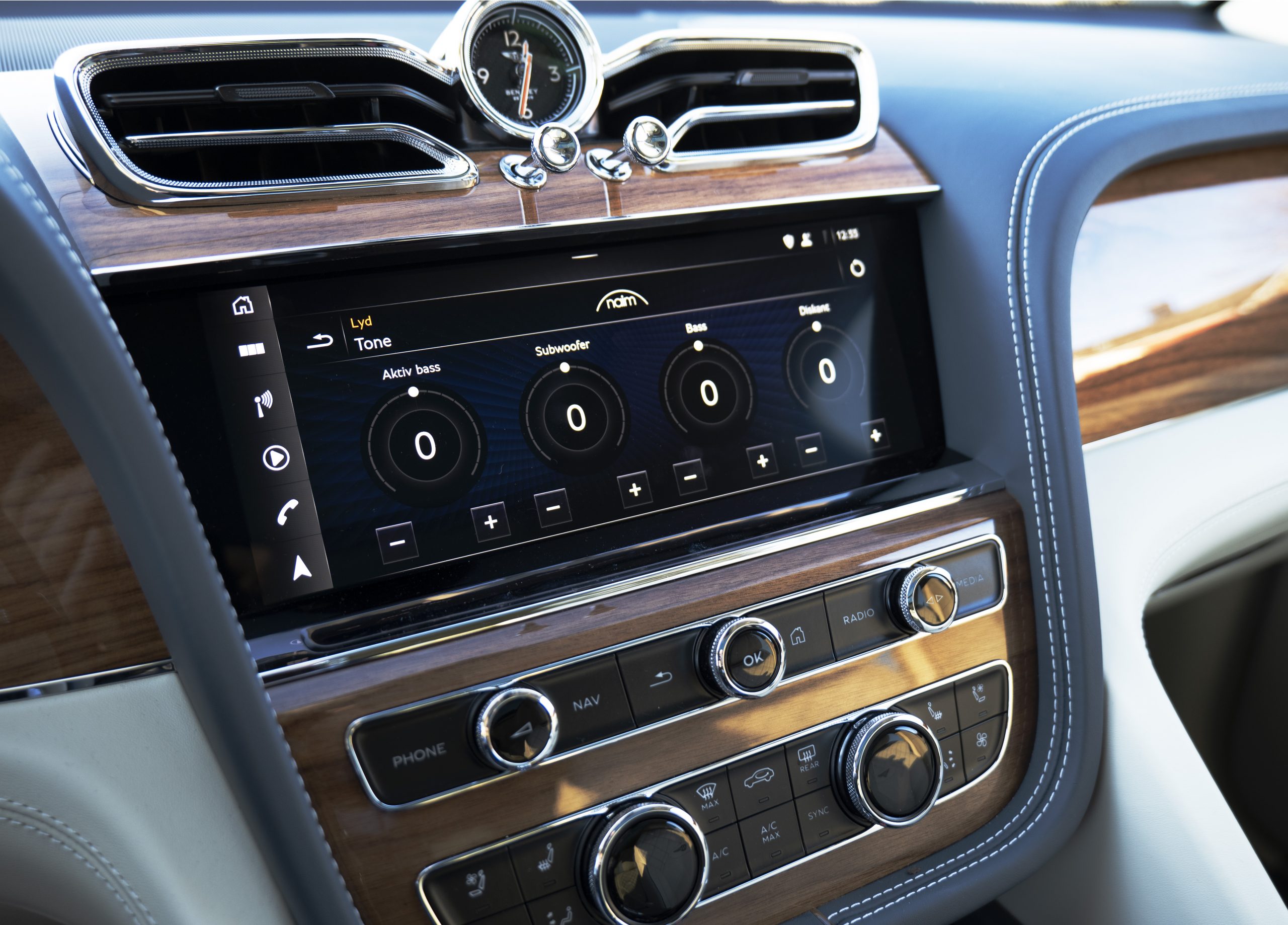 Bentley Bentayga V8 med Naim for Bentley 6 Bentley Bentayga eq scaled 1
