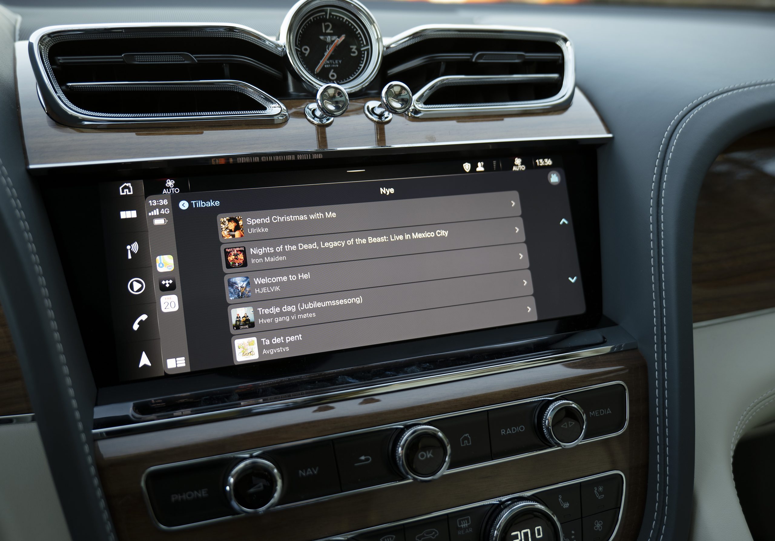 Bentley Bentayga V8 med Naim for Bentley 7 Bentley Bentayga play list scaled 1