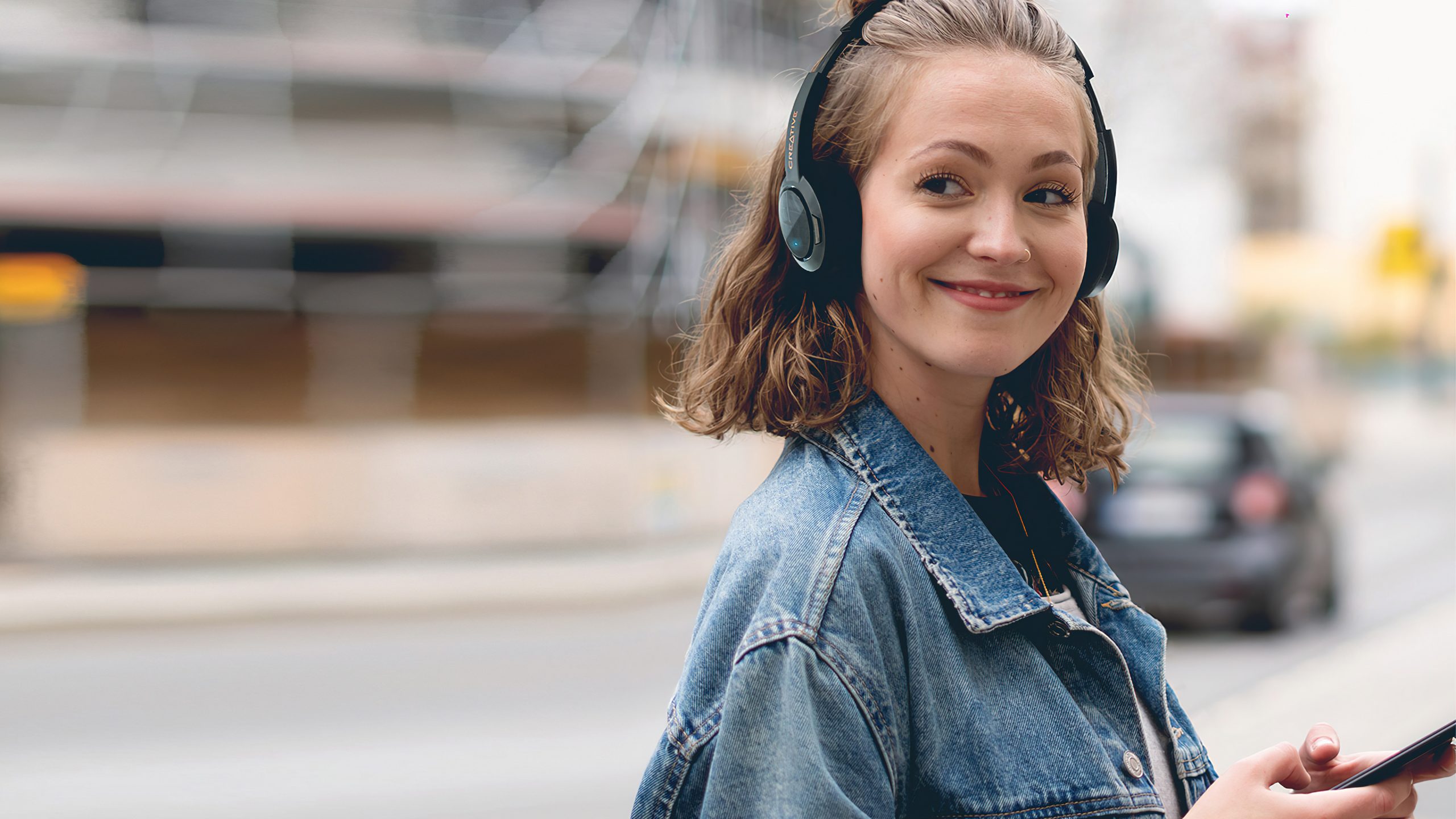 Fjerlette og billige hovedtelefoner fra Creative 2 cr3