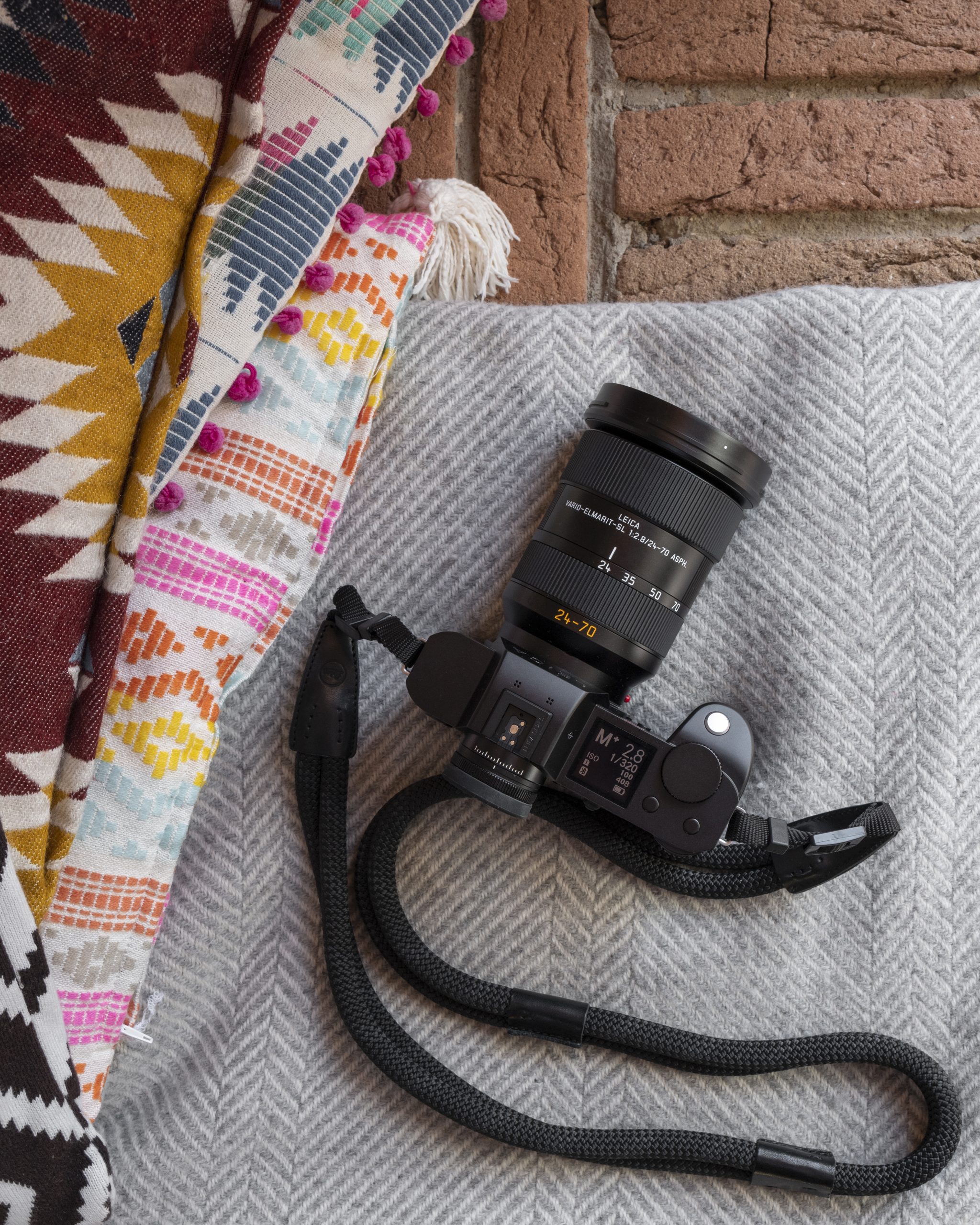 Leica Vario-Elmarit-SL 24-70 mm f/2.8 ASPH 2 vario elmarit 24 70 asph sl2 s ambient12 scaled 1