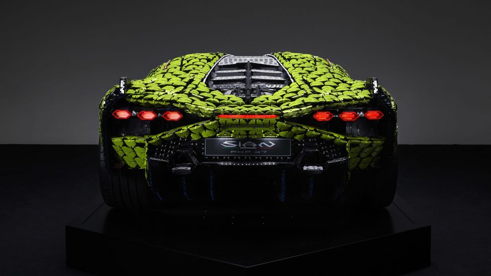 Life-size LEGO Technic Lamborghini Sian FKP 37 (19)