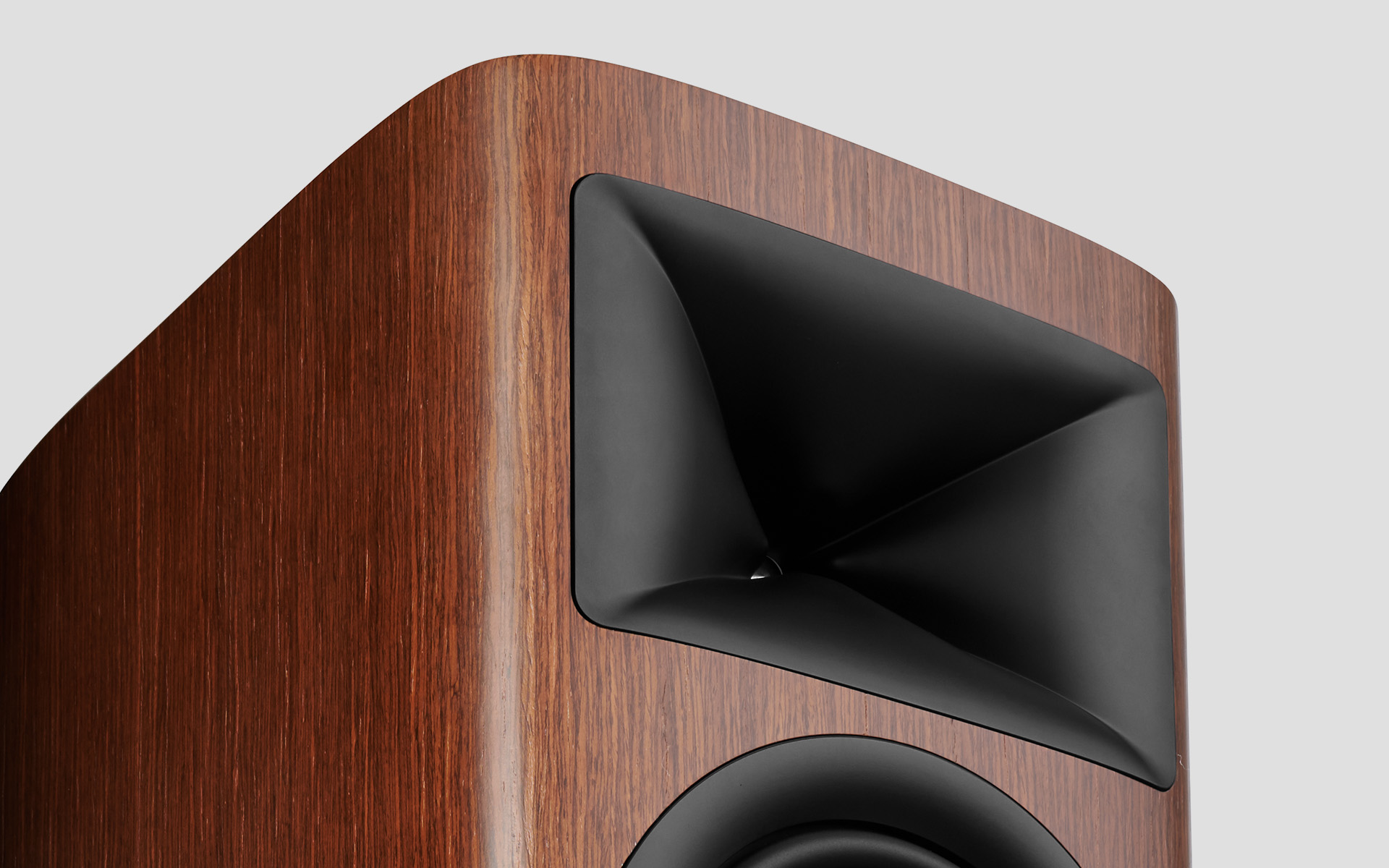 JBL Synthesis HDI 3800 2 JBL HDI 3800 compression horn