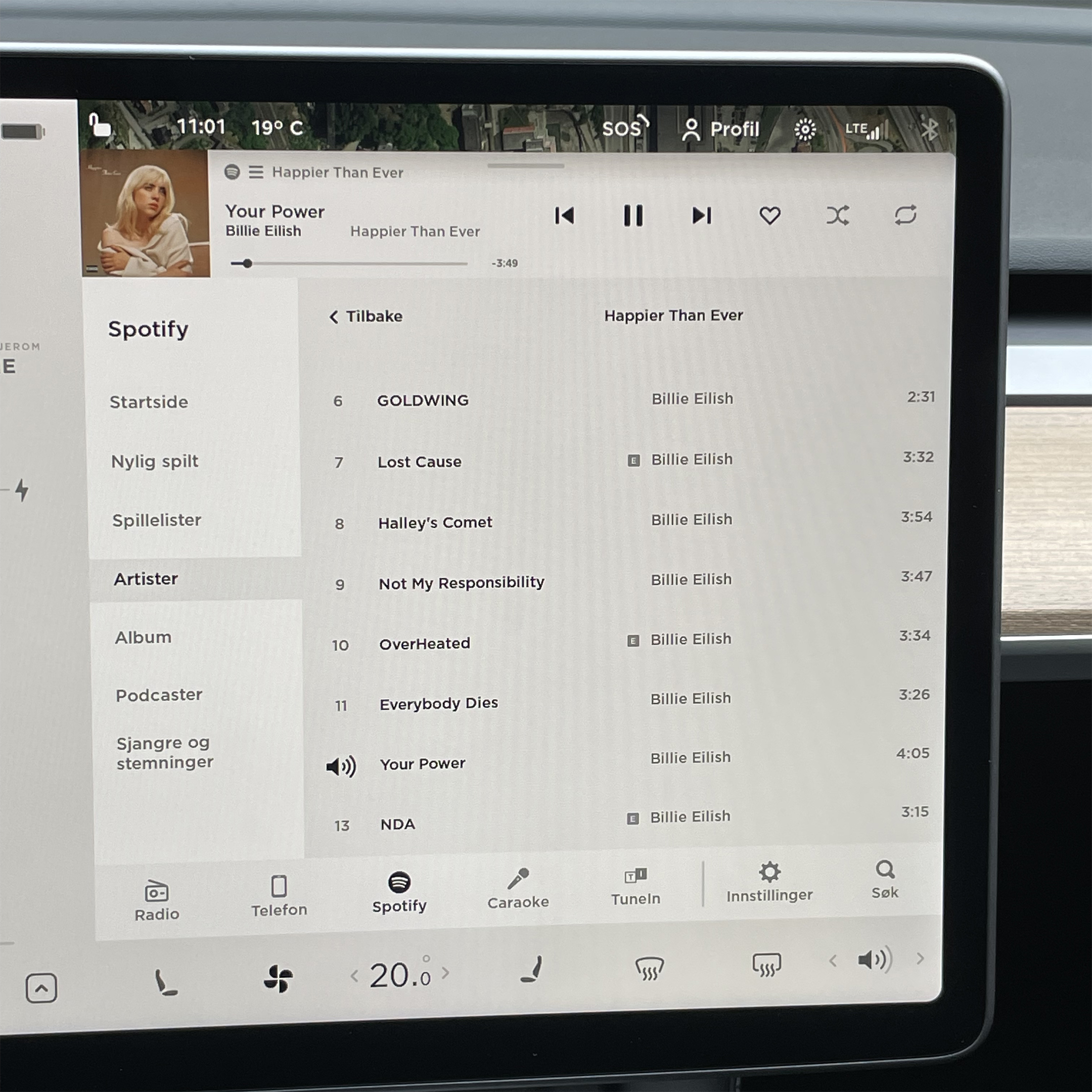 Tesla Model Y med Premium Sound 11 Tesla Model Y music media