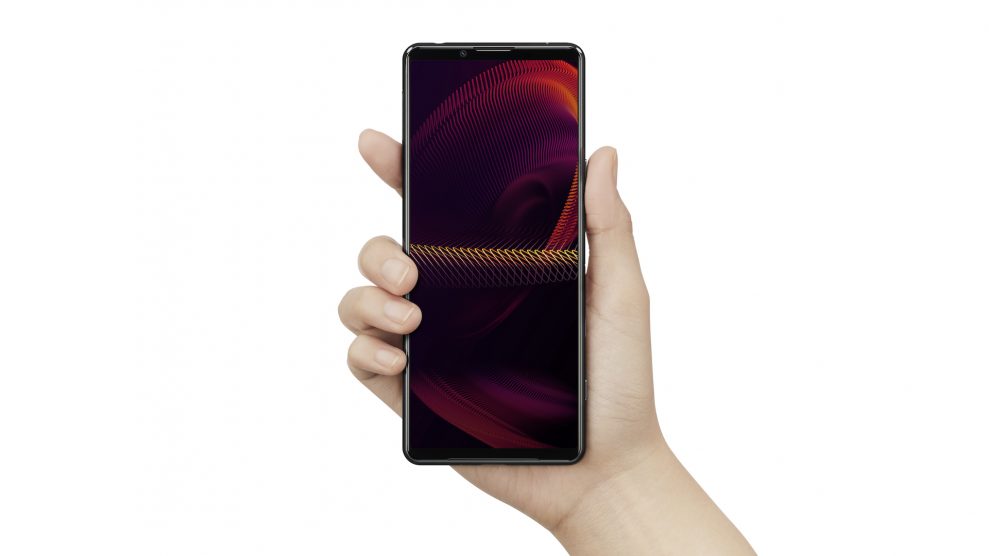 Sony Xperia 5 III 3 pdx214 in hand viewing one hand