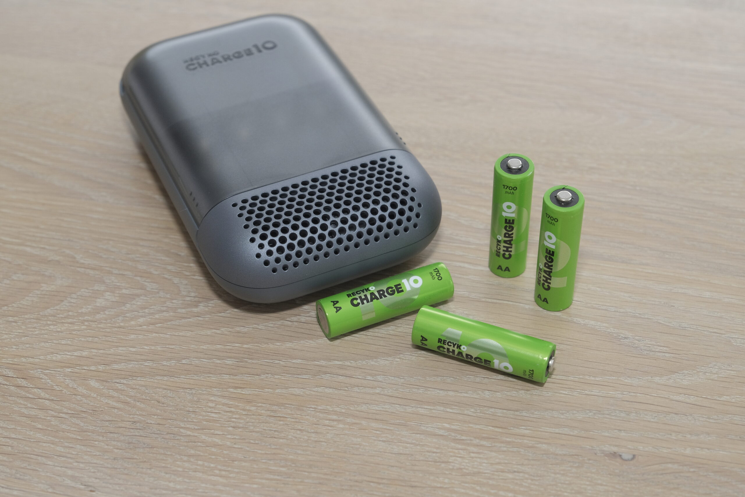 GP Batteries ReCyko Pro 4 Charge 10 scaled 1