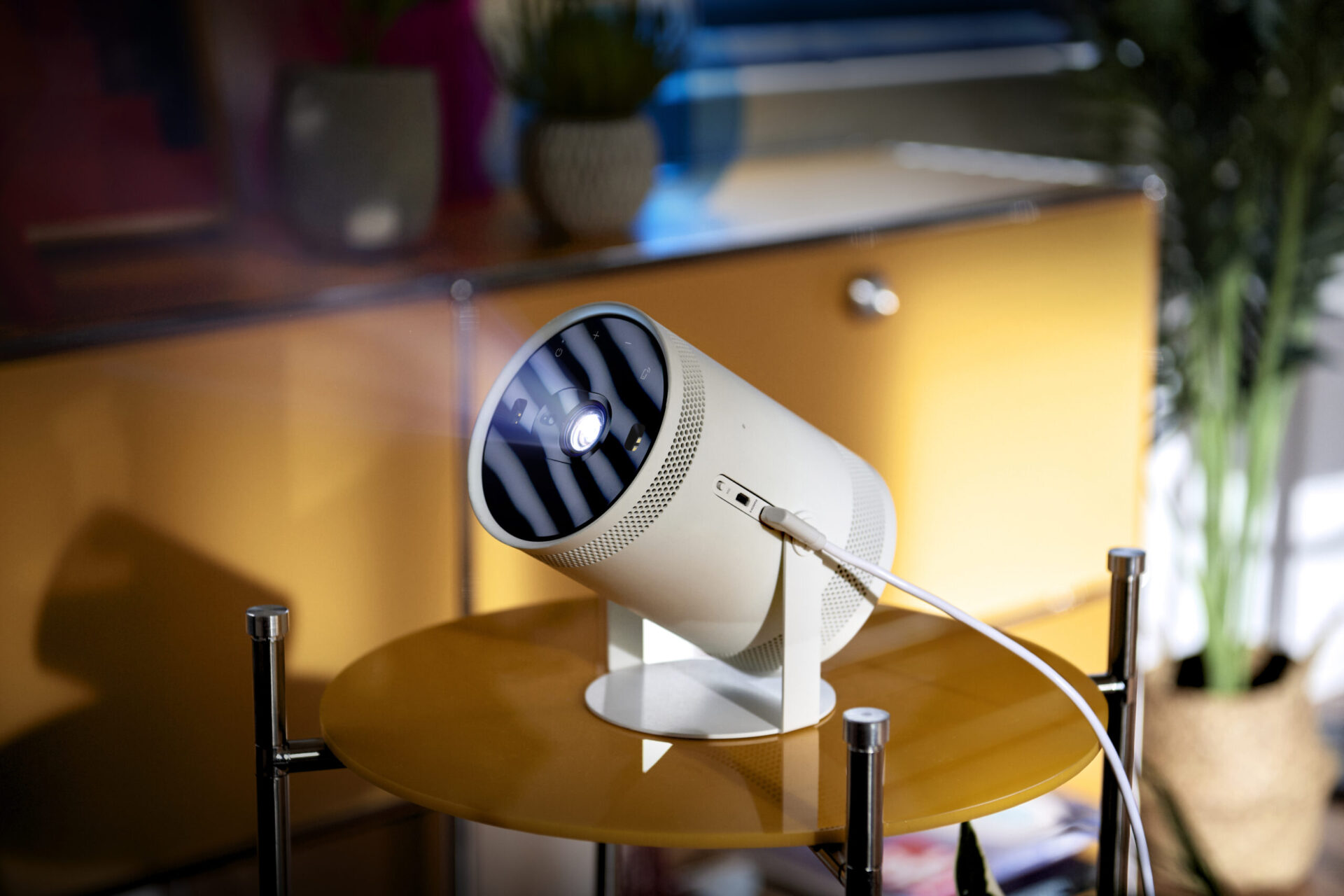 The Freestyle: Samsung lancerer bærbar mini-projektor