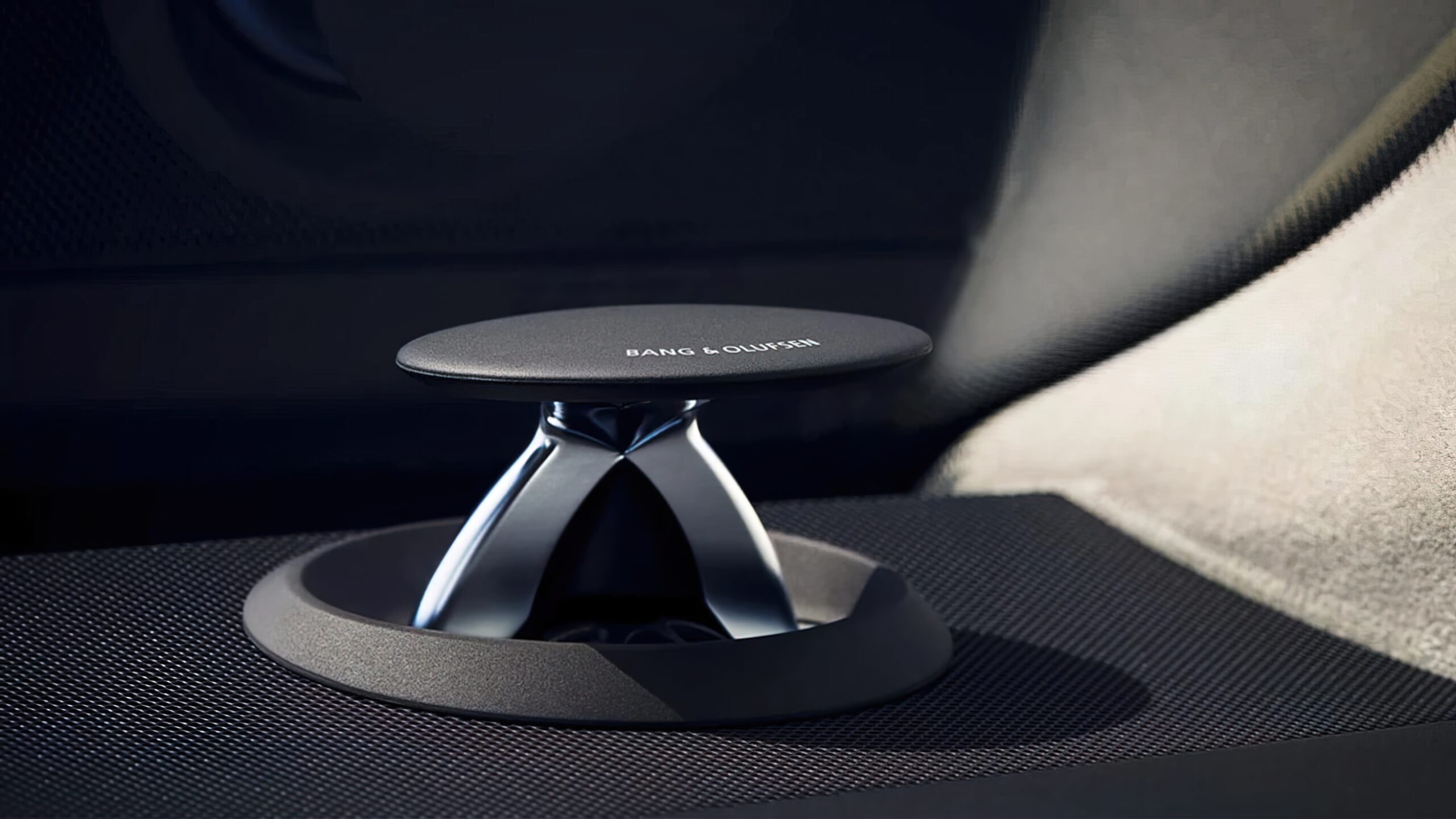 bang and olufsen sound system audi a8 acoustic lense scaled 1