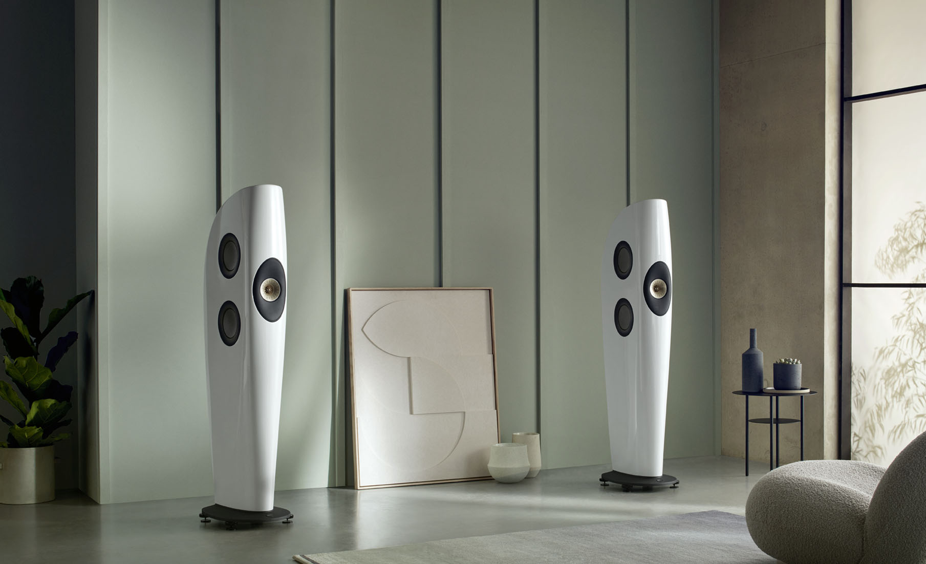 KEF Blade Two Meta ArcticWhiteChampagne Landscape