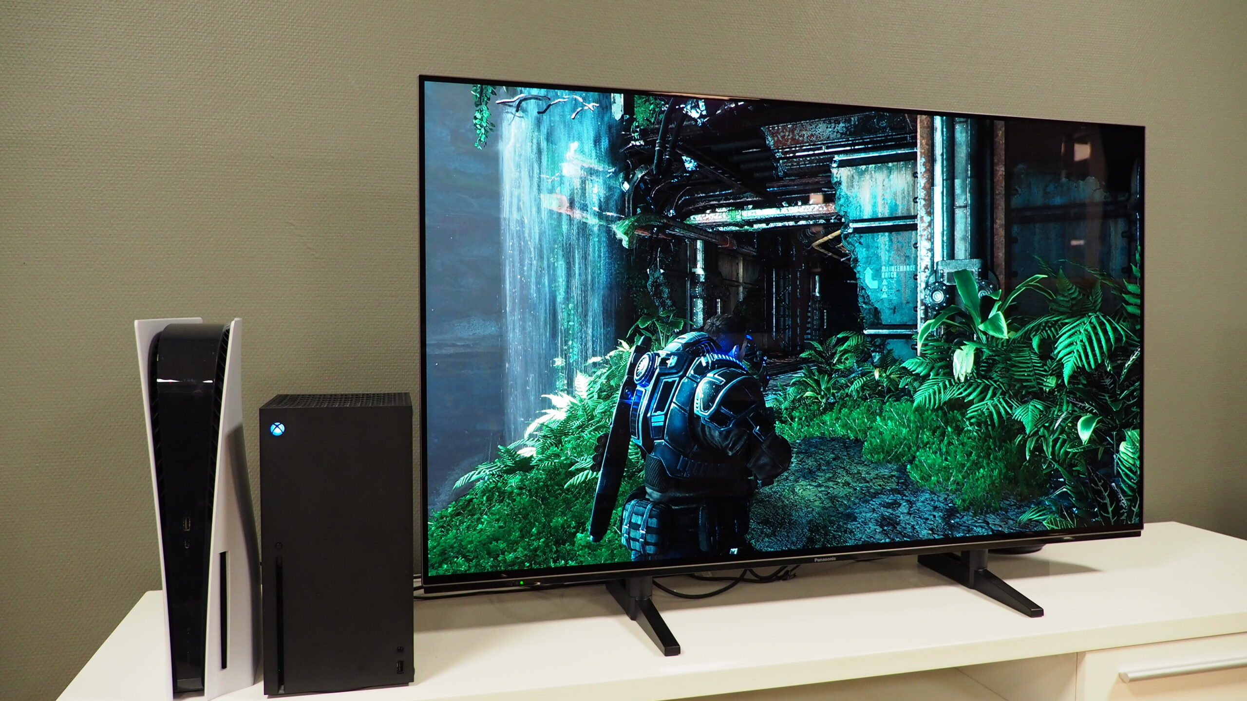 Panasonic JZ1000 Gears 5 gameplay scaled 1 Panasonic JZ1000 Gears 5 gameplay scaled 1