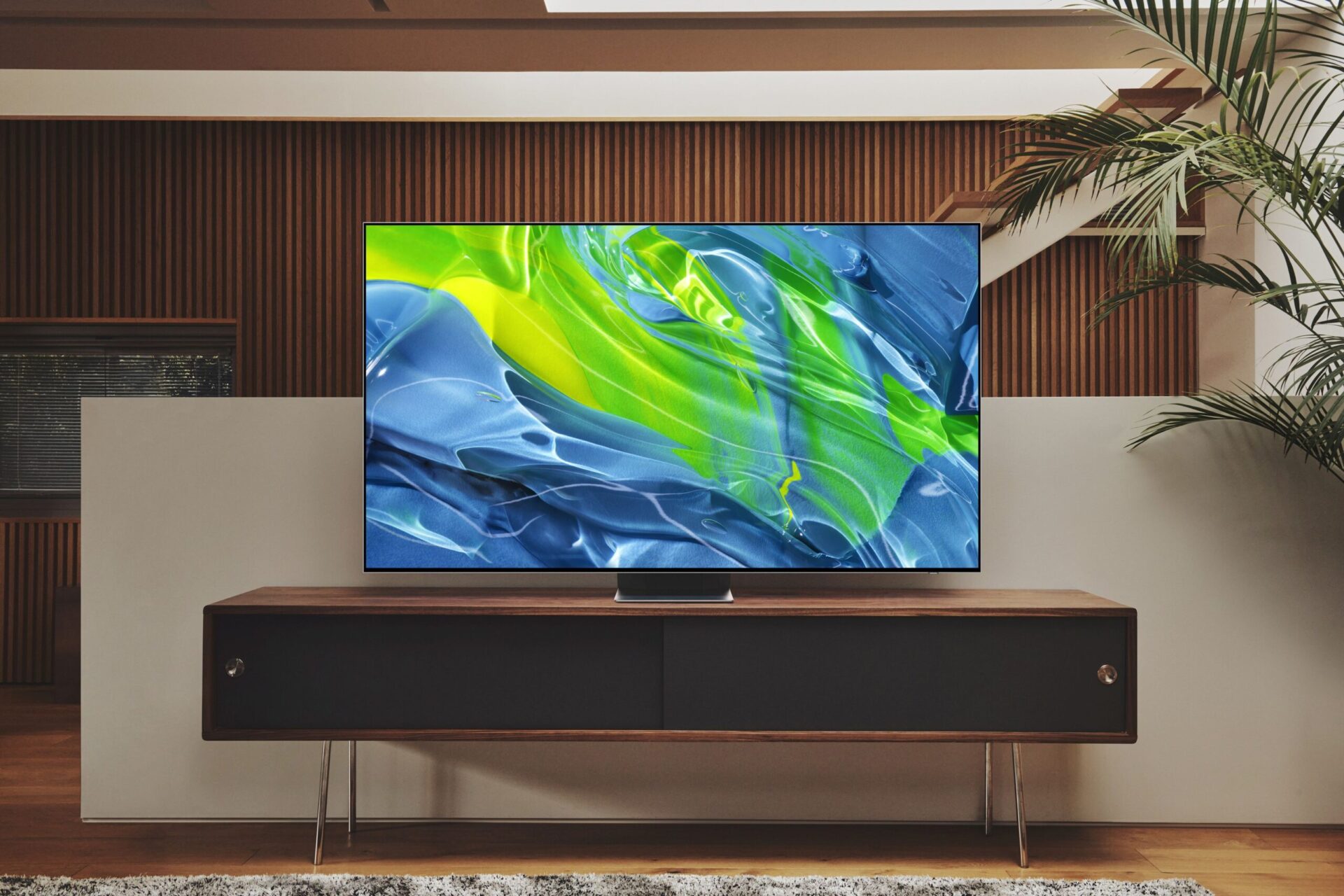 Samsung TV S95B Lifestyle Image scaled 1