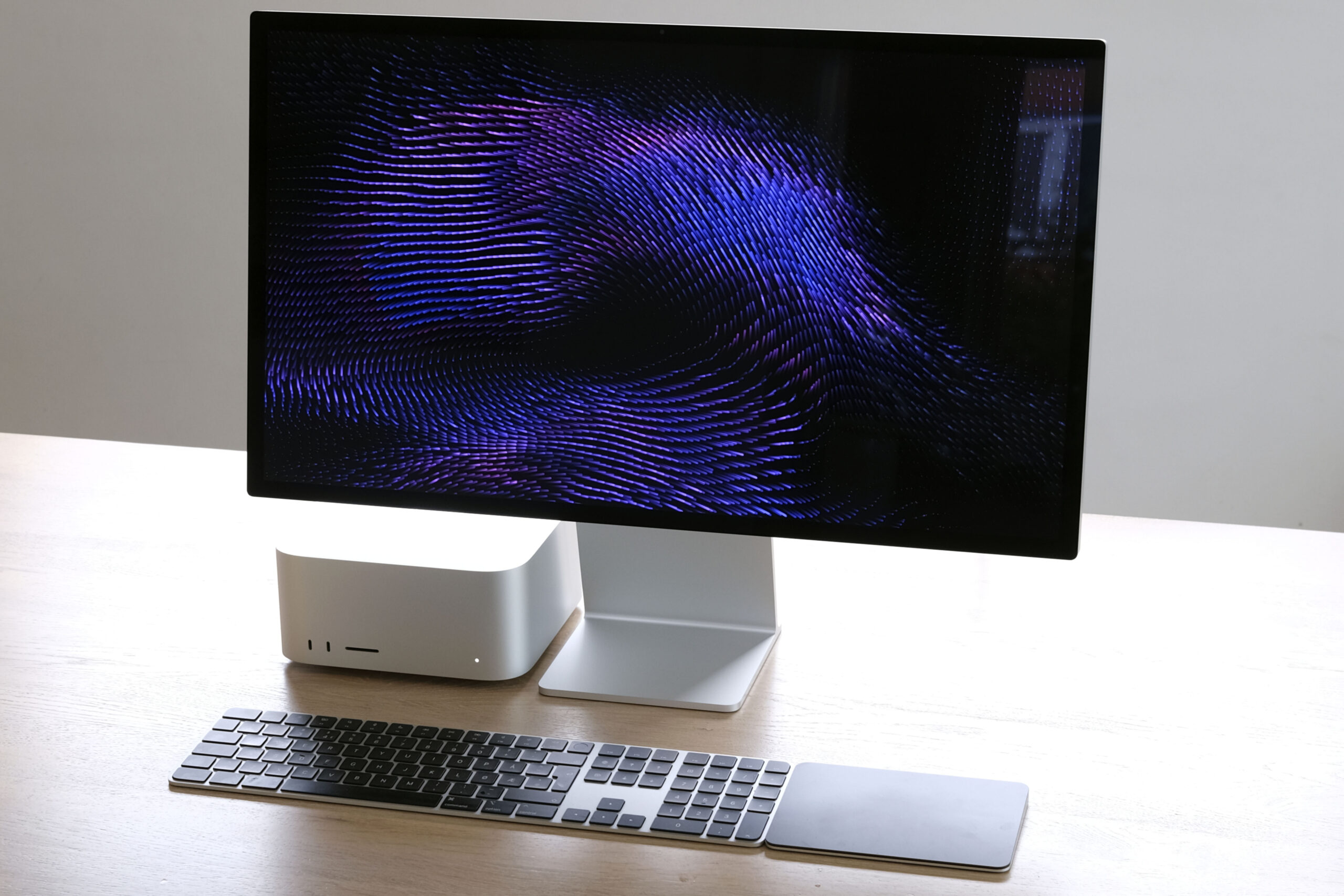 Studio Display screen saver Studio Display screen saver